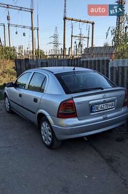 Хэтчбек Opel Astra 2002 в 