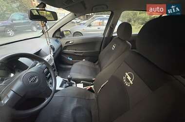 Хэтчбек Opel Astra 2008 в 