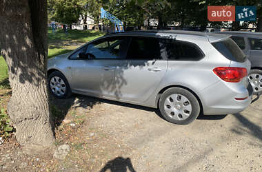 Универсал Opel Astra 2012 в 