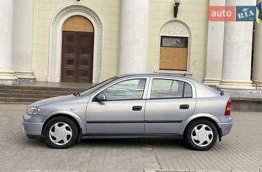Хэтчбек Opel Astra 2002 в 