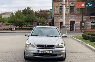 Хэтчбек Opel Astra 2002 в 
