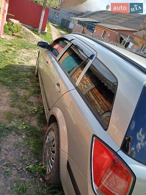 Универсал Opel Astra 2005 в Гайсине