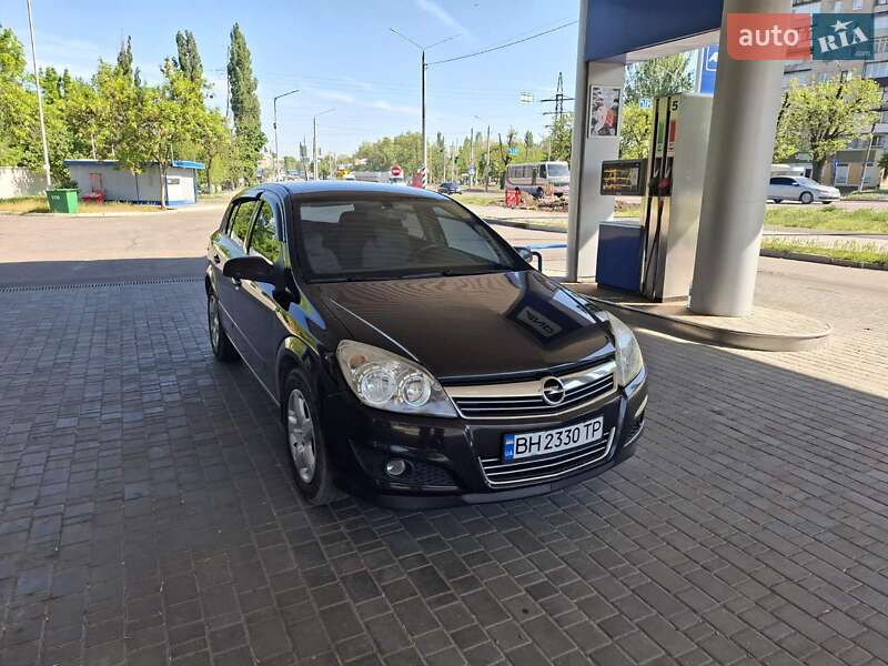 Хэтчбек Opel Astra 2008 в Николаеве