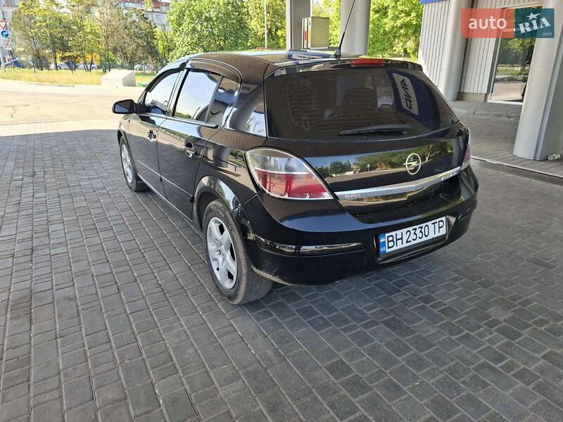 Хэтчбек Opel Astra 2008 в Николаеве