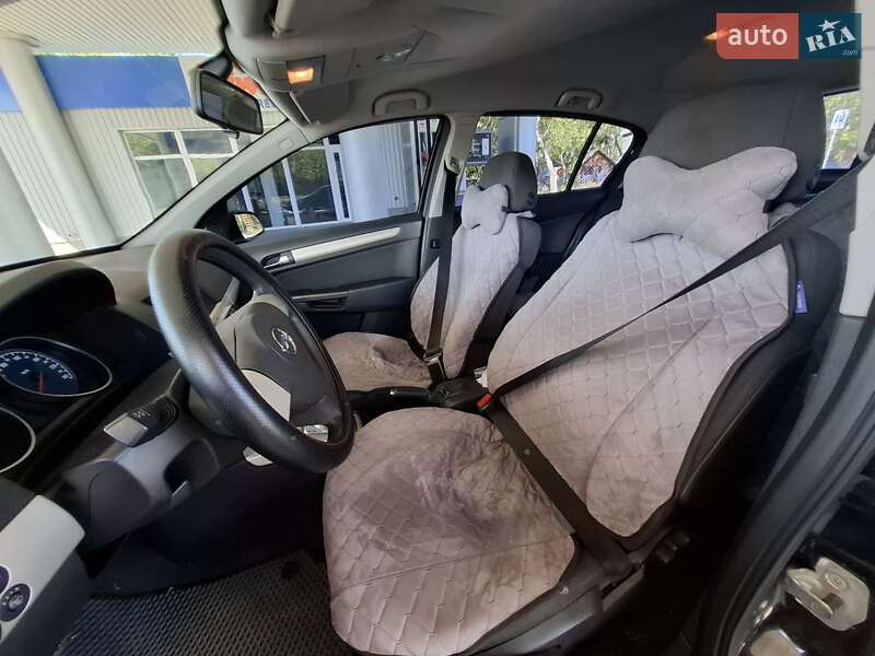 Хэтчбек Opel Astra 2008 в Николаеве