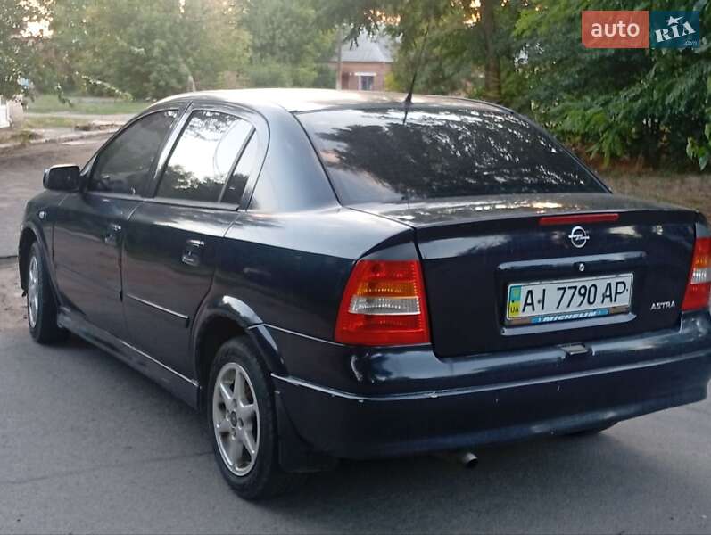 Седан Opel Astra 2006 в Первомайске