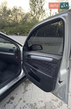 Универсал Opel Astra 2005 в 