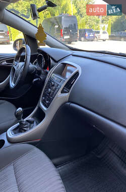Универсал Opel Astra 2011 в 