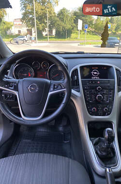 Универсал Opel Astra 2011 в 