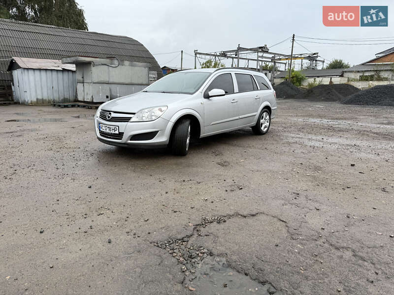 Универсал Opel Astra 2008 в Луцке