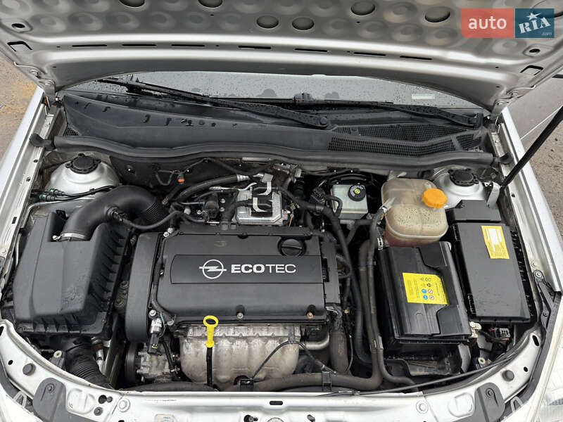 Универсал Opel Astra 2008 в Луцке