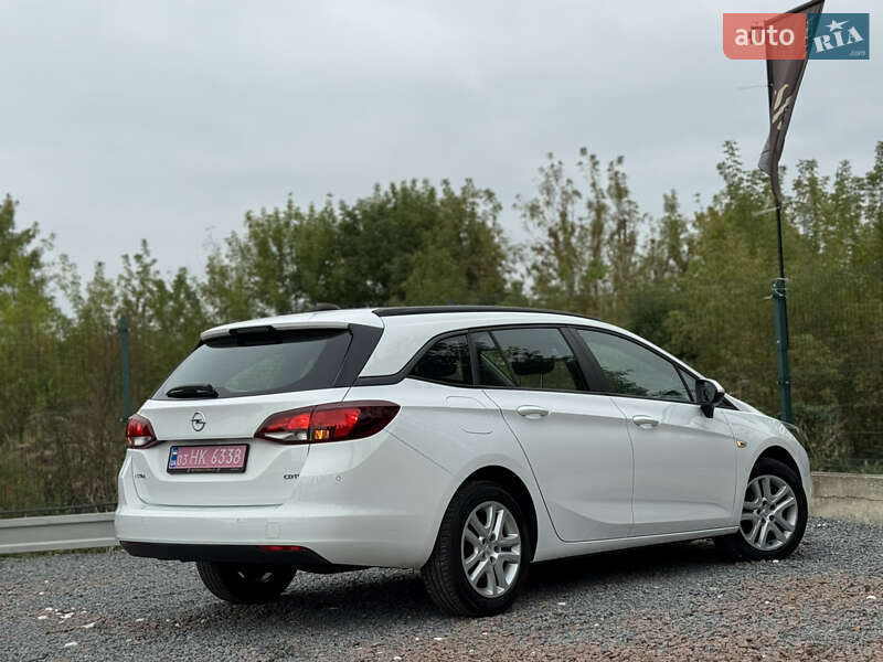 Универсал Opel Astra 2017 в Дрогобыче