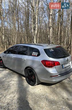 Универсал Opel Astra 2012 в 