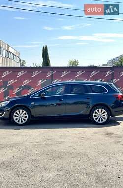 Универсал Opel Astra 2014 в 