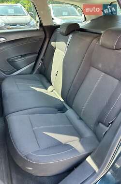 Универсал Opel Astra 2014 в 