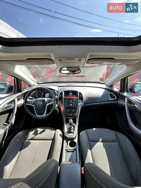Универсал Opel Astra 2014 в Сумах