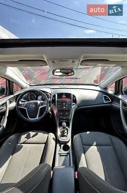 Универсал Opel Astra 2014 в 