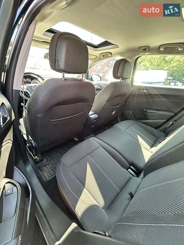 Универсал Opel Astra 2014 в Сумах