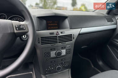 Универсал Opel Astra 2006 в 