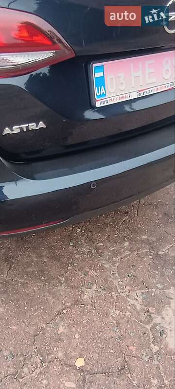 Универсал Opel Astra 2018 в Конотопе