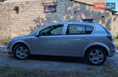 Хэтчбек Opel Astra 2009 в 