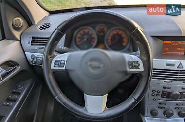 Хэтчбек Opel Astra 2009 в 