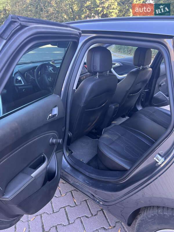 Універсал Opel Astra 2012 в Миргороді