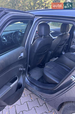 Универсал Opel Astra 2012 в 
