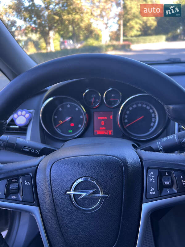 Універсал Opel Astra 2012 в Миргороді