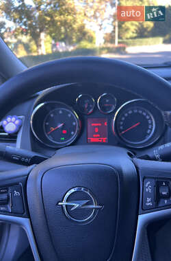 Универсал Opel Astra 2012 в 