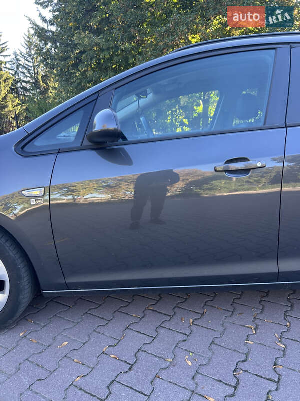 Універсал Opel Astra 2012 в Миргороді