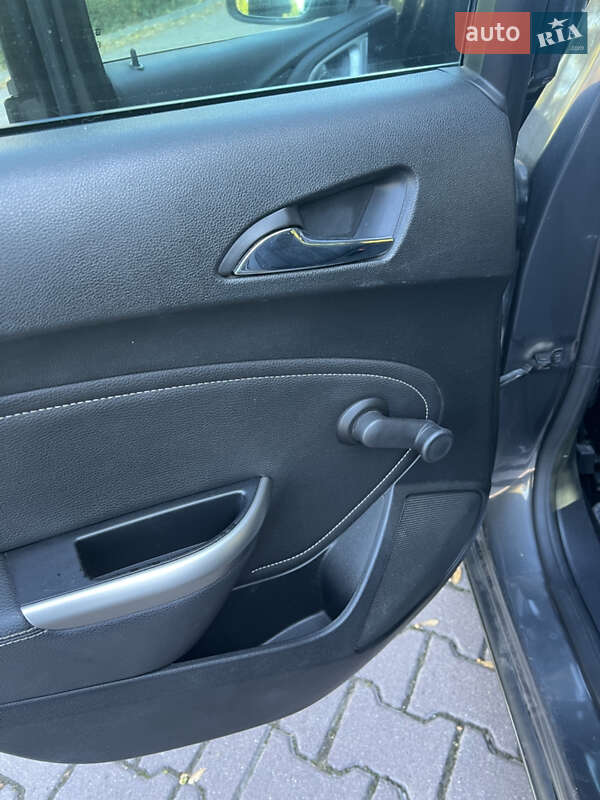 Універсал Opel Astra 2012 в Миргороді