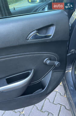 Универсал Opel Astra 2012 в 