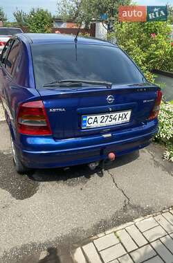 Хэтчбек Opel Astra 2003 в 