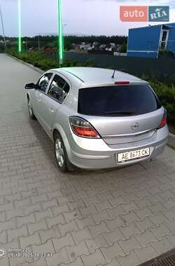 Хэтчбек Opel Astra 2008 в 