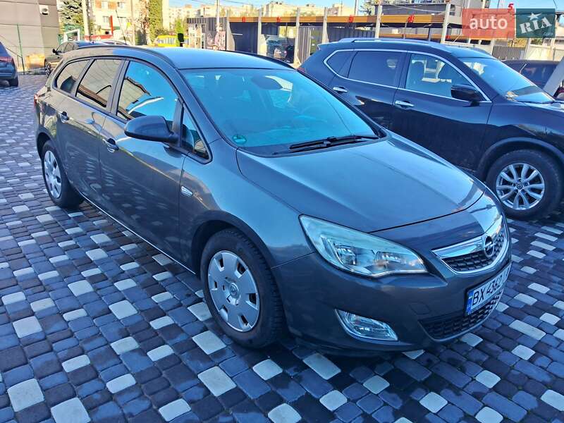 Универсал Opel Astra 2011 в Шепетовке
