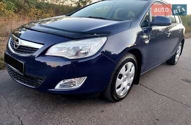 Універсал Opel Astra 2011 в Кам'янці