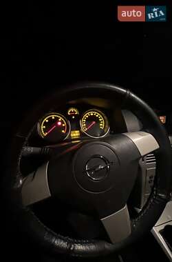 Универсал Opel Astra 2007 в Черновцах