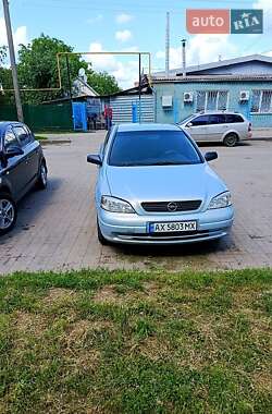 Седан Opel Astra 2004 в 