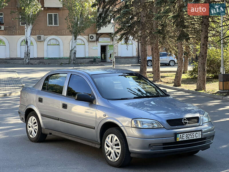 Седан Opel Astra 2008 в 