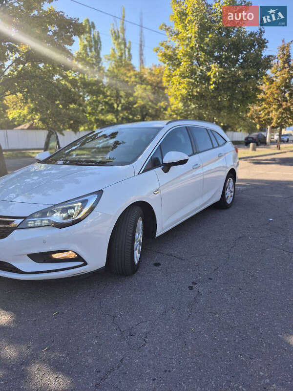 Универсал Opel Astra 2016 в Кривом Роге