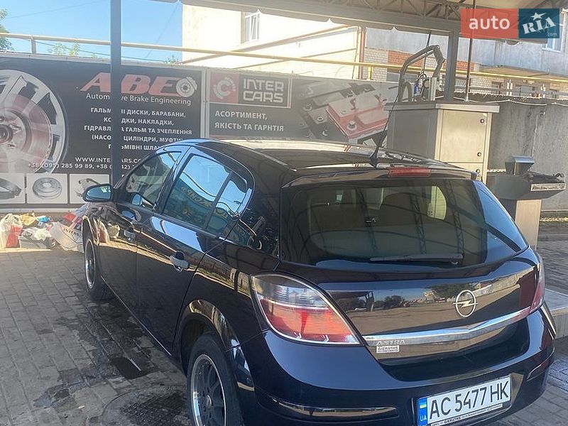 Хэтчбек Opel Astra 2009 в Обухове