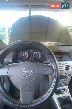 Хэтчбек Opel Astra 2009 в 
