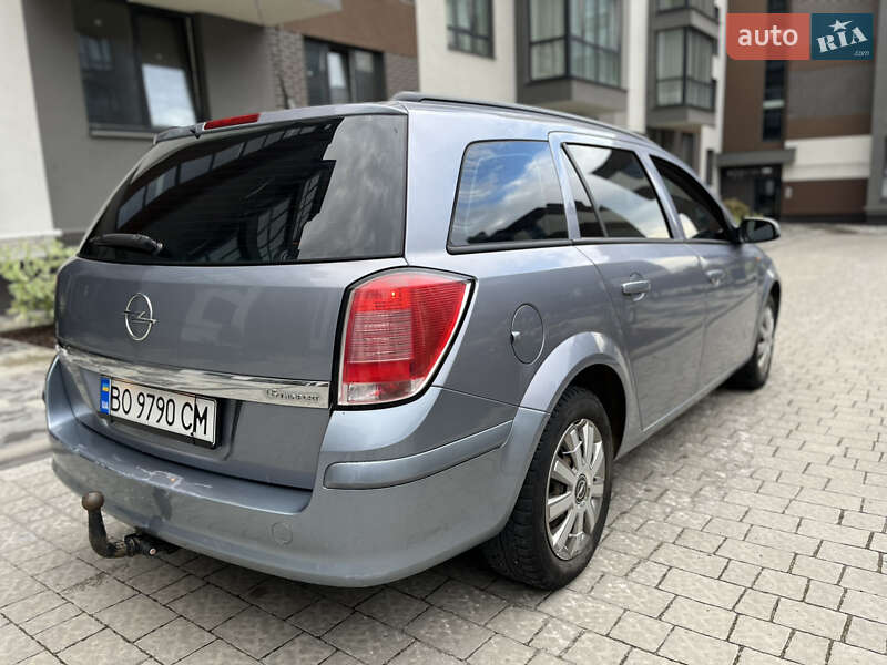 Универсал Opel Astra 2004 в Львове