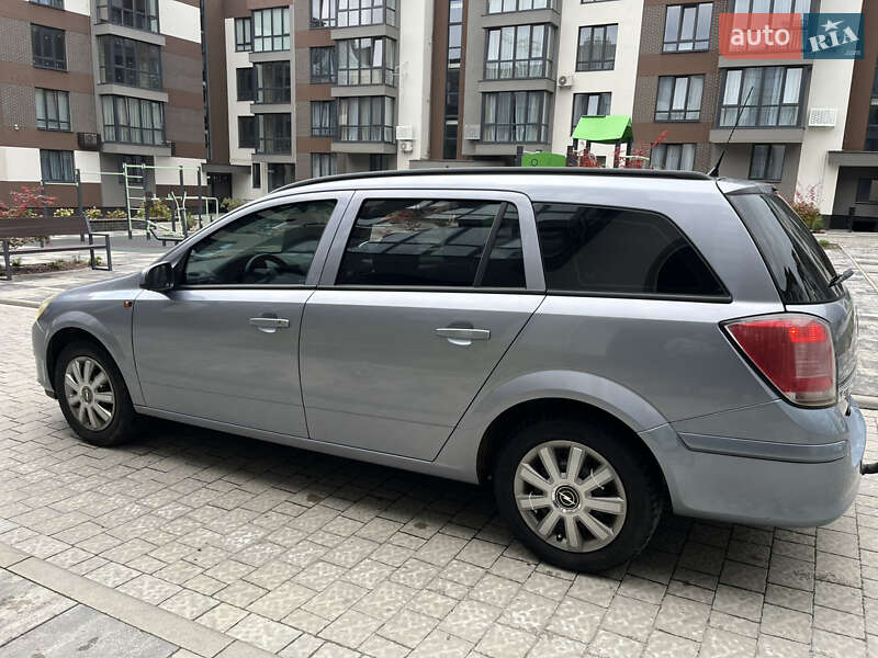 Универсал Opel Astra 2004 в Львове