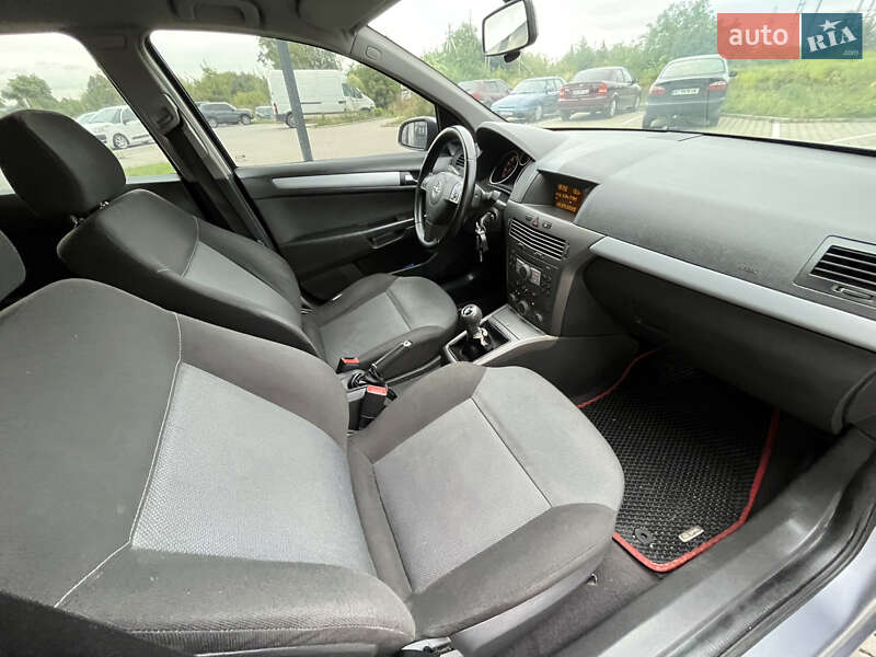 Универсал Opel Astra 2004 в Львове