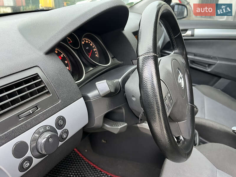 Универсал Opel Astra 2004 в Львове