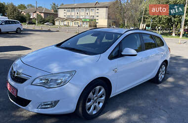 Универсал Opel Astra 2012 в 
