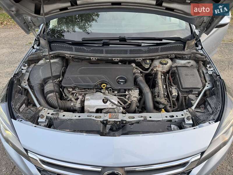 Универсал Opel Astra 2016 в Львове