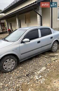 Седан Opel Astra 2004 в 